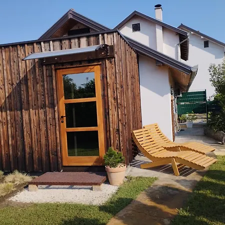 Tesla 29, Lägenhet *